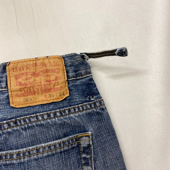 THRASHED Levi's 569 Loose Straight Jeans Mens 36x34 Blue Denim Mid Rise Zip Fly - Picture 7 of 13